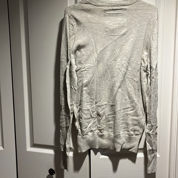 Abercrombie & Fitch men’s light grey muscle fit sweater in size M - Picture 3 of 4